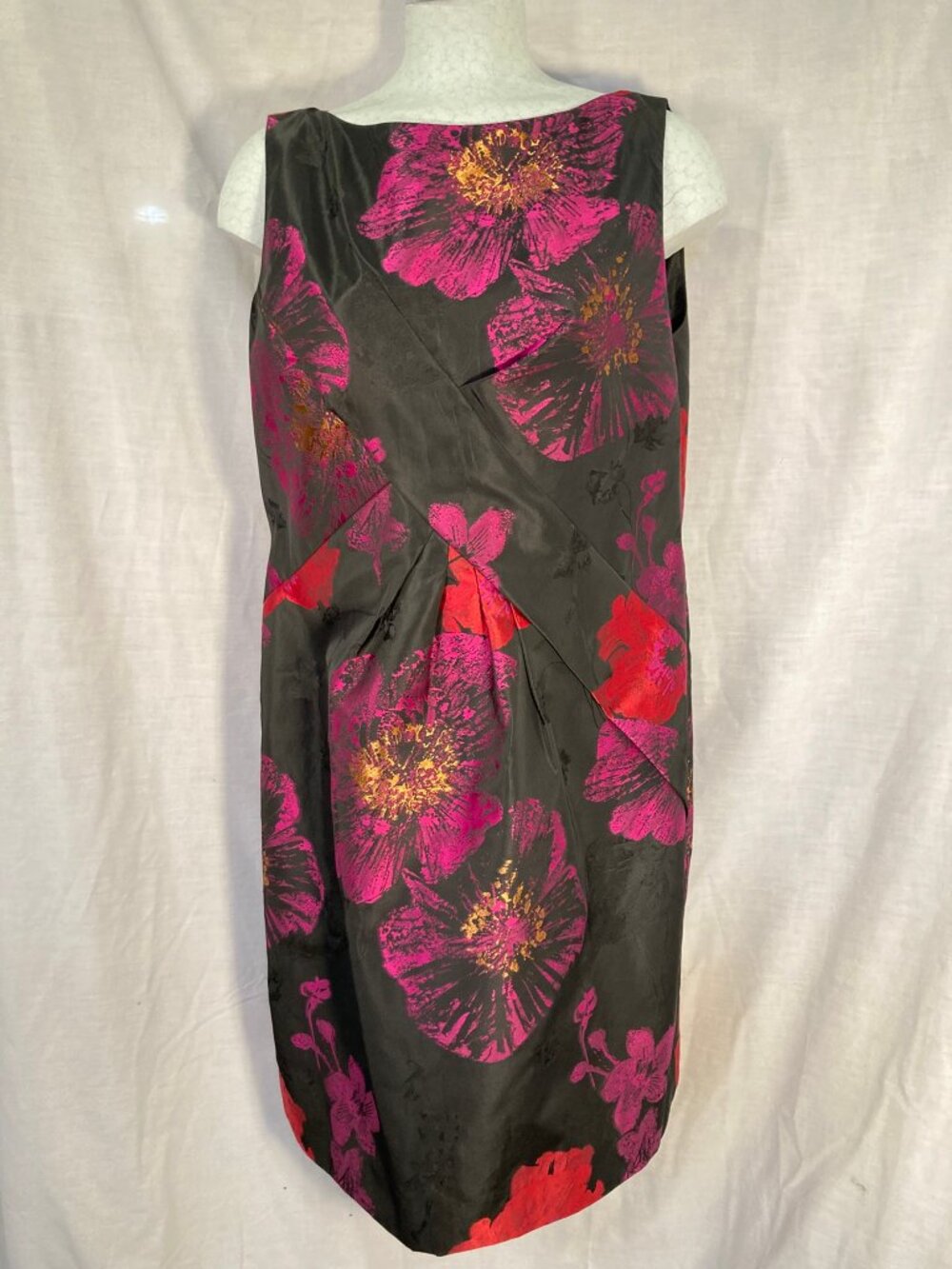 Tahari by Arthur S. Levine sleeveless black floral dress